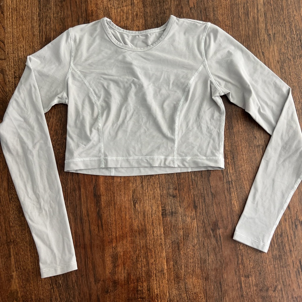 Lululemon crop top size 4
